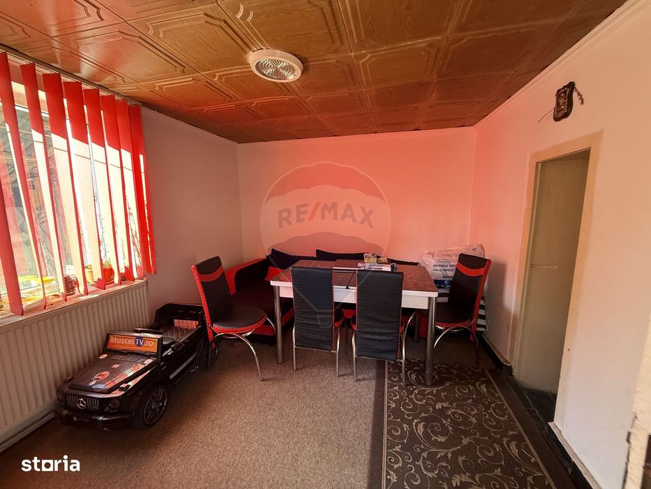 Casa de vânzare in centrul orașului Câmpulung la preț de apartament