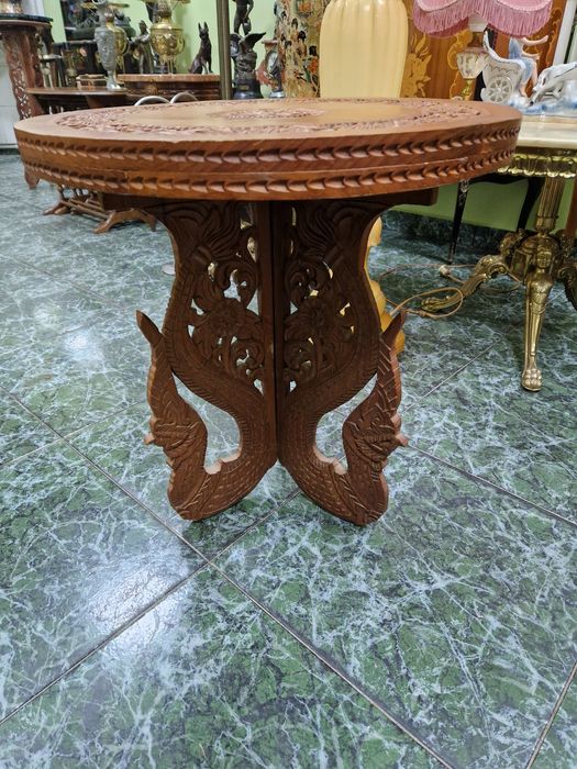 Страхотна антикварна голяма масивна масичка дърворезба