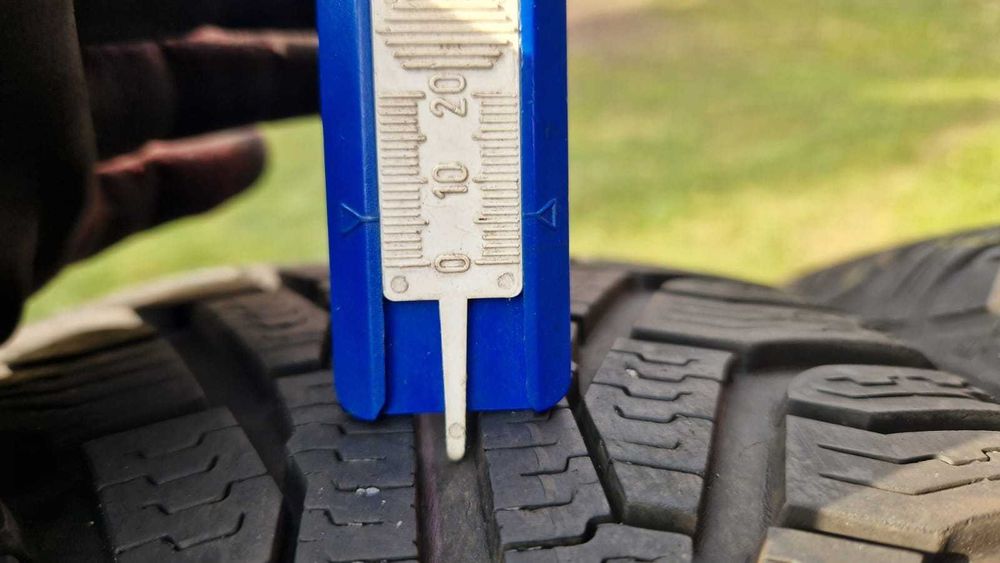 Anvelope iarna 225 65 R 17 Uniroyal