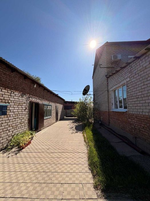 В продаже дом Малахитовая 8