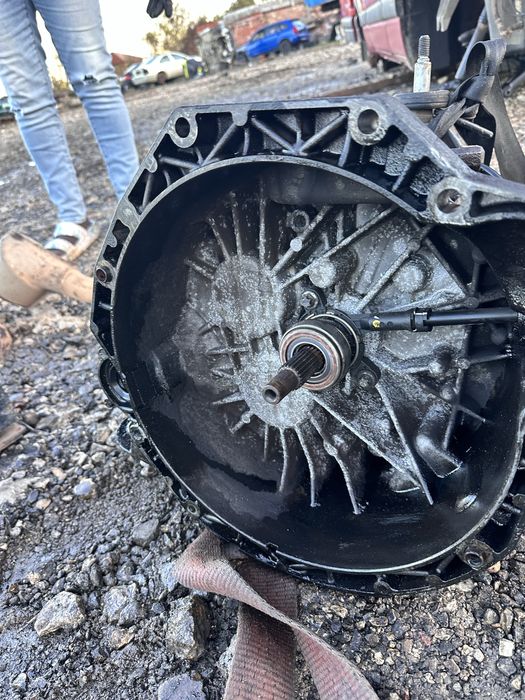 Скоростна кутия Renault Master 2.5 dCi G9U