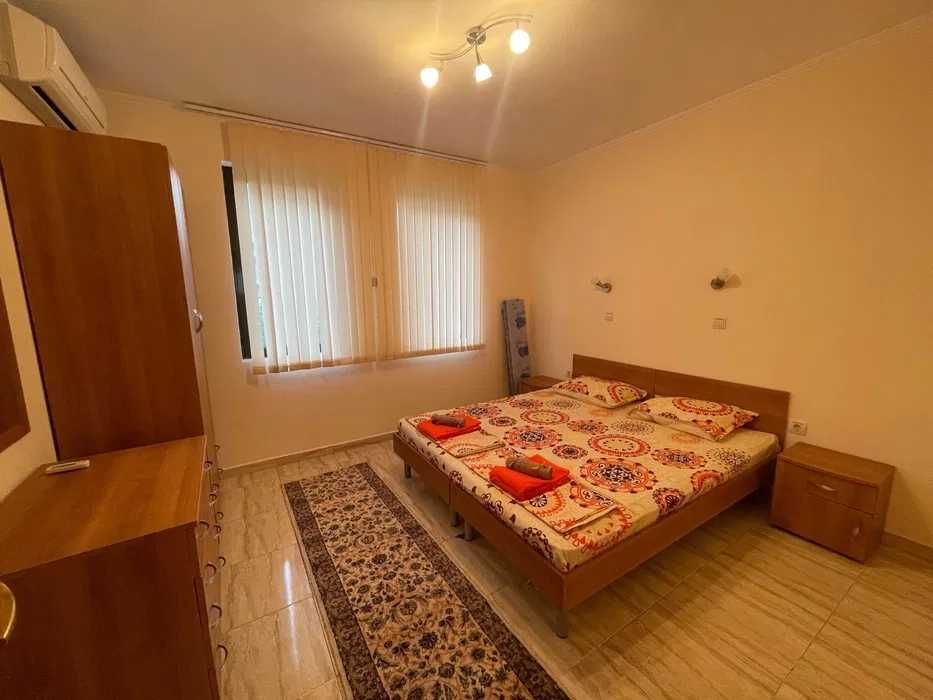 Дава се под наем Двустаен апартамент в Свети Влас - 60 кв.м за 229.5 € - Снимка #1