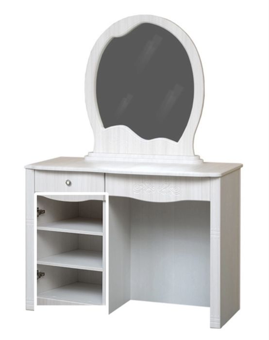 Туалетный столик