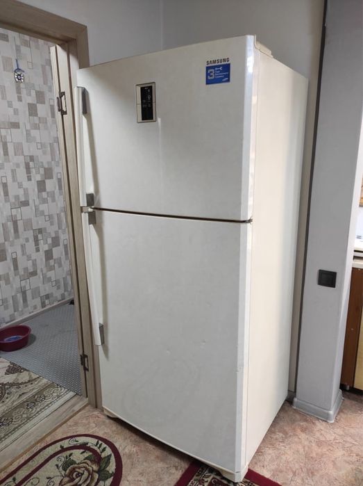 Продам Холодильник Самсунг