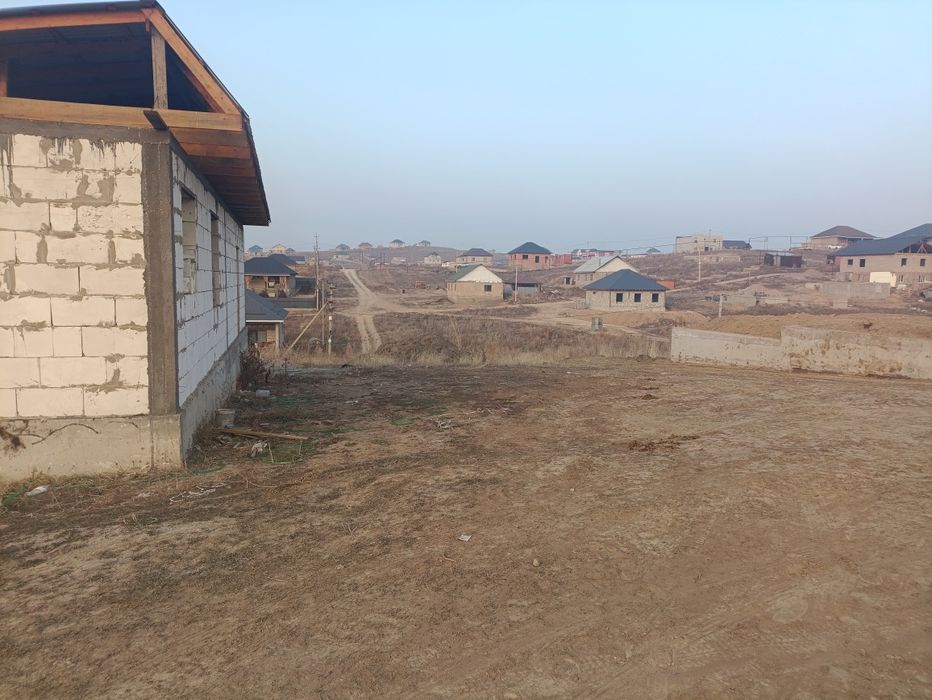 Продам участок  с времянкой
