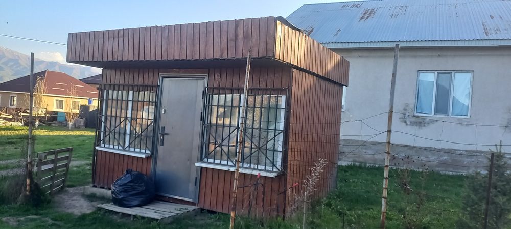 Продается бутик с мебелью
