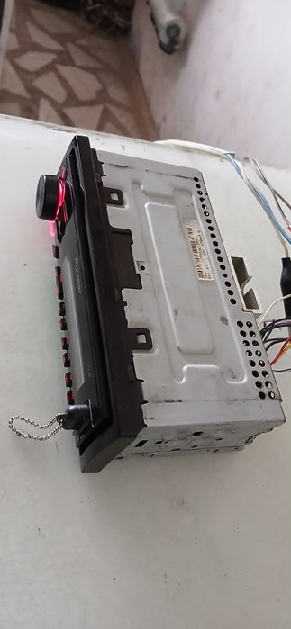 Магнитола PIONEER сотилади.