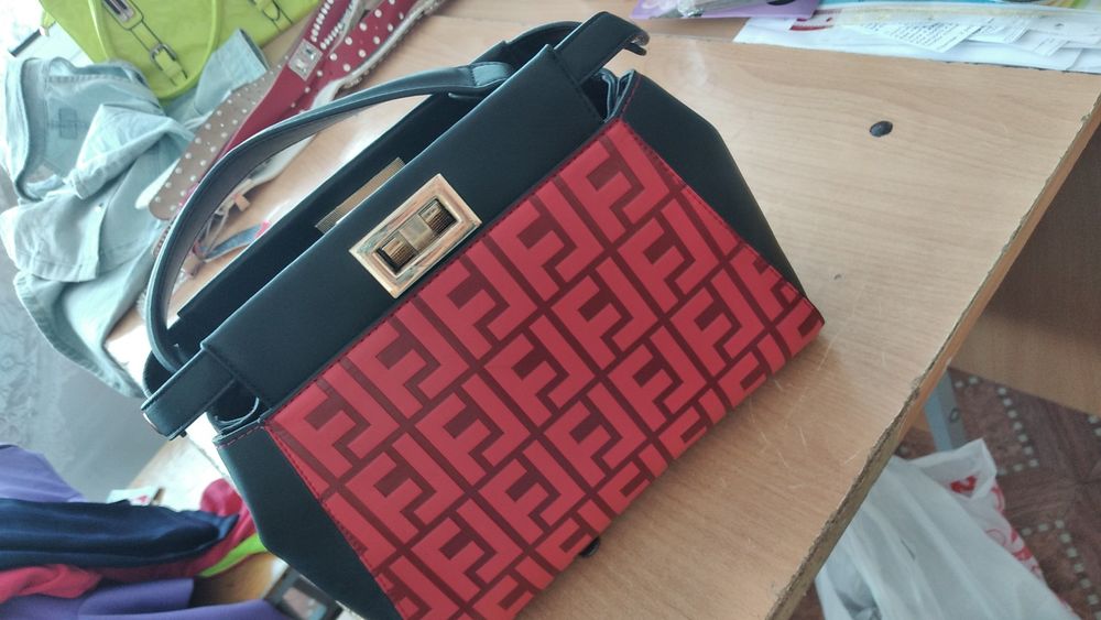 Продаю сумку и кошельки