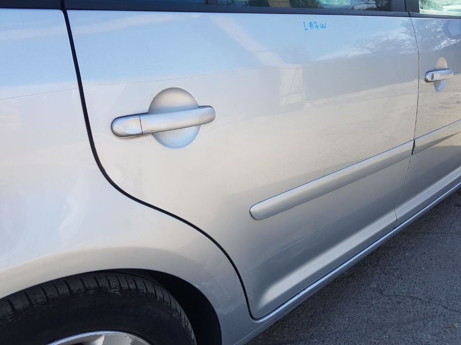 Usa / Portiera Dreapta Spate VW Touran 2003 - 2007 Cod Culoare: LA7W