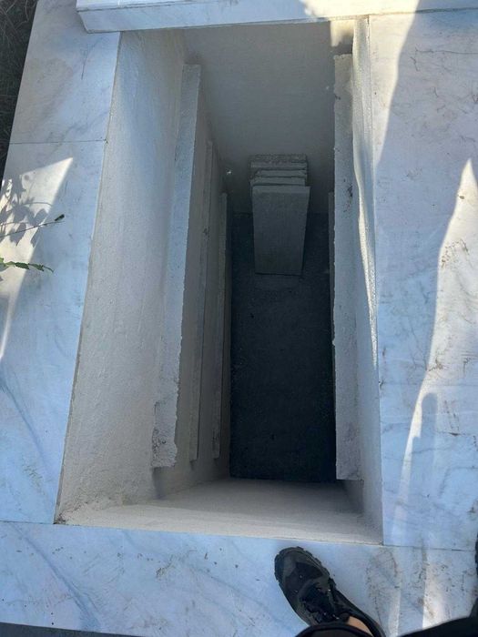 Cedez concesiune loc veci Cimitir Eternitatea
