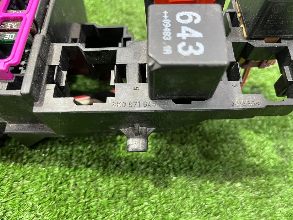 TABLOU PANOU SIGURANTE AUDI A4 B8 S LINE 2.0 DIESEL 2010 COD OEM 8K0971845A 2009-2016