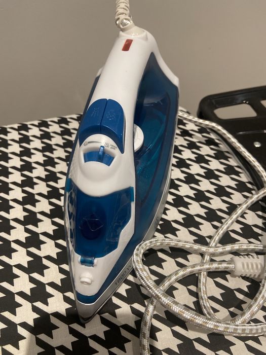 Новый утюг Maxwell, 1800W