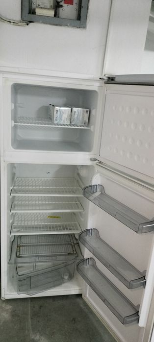 Frigider arctic aproape nou