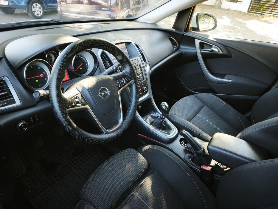 Opel Astra J 2014 propietar