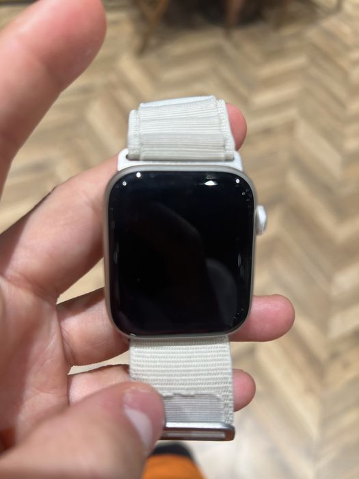 Продается Apple watch se 2