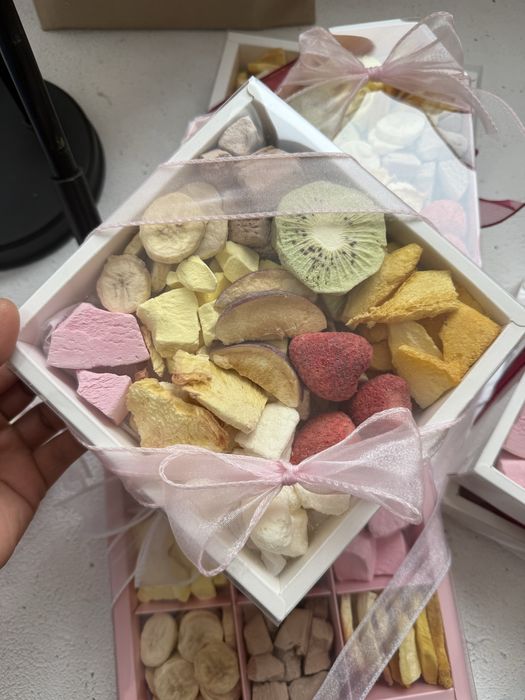 Сублимированное мороженое и фрукты