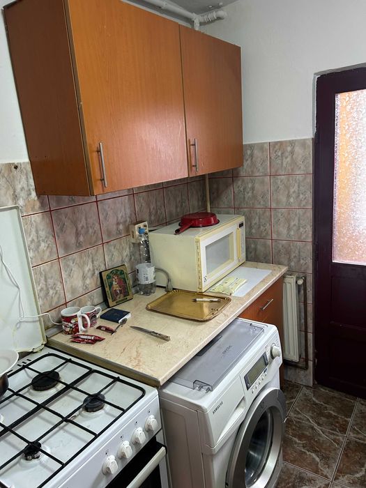 Apartament 2 camere decomandat de inchiriat str.lt calin bistrita