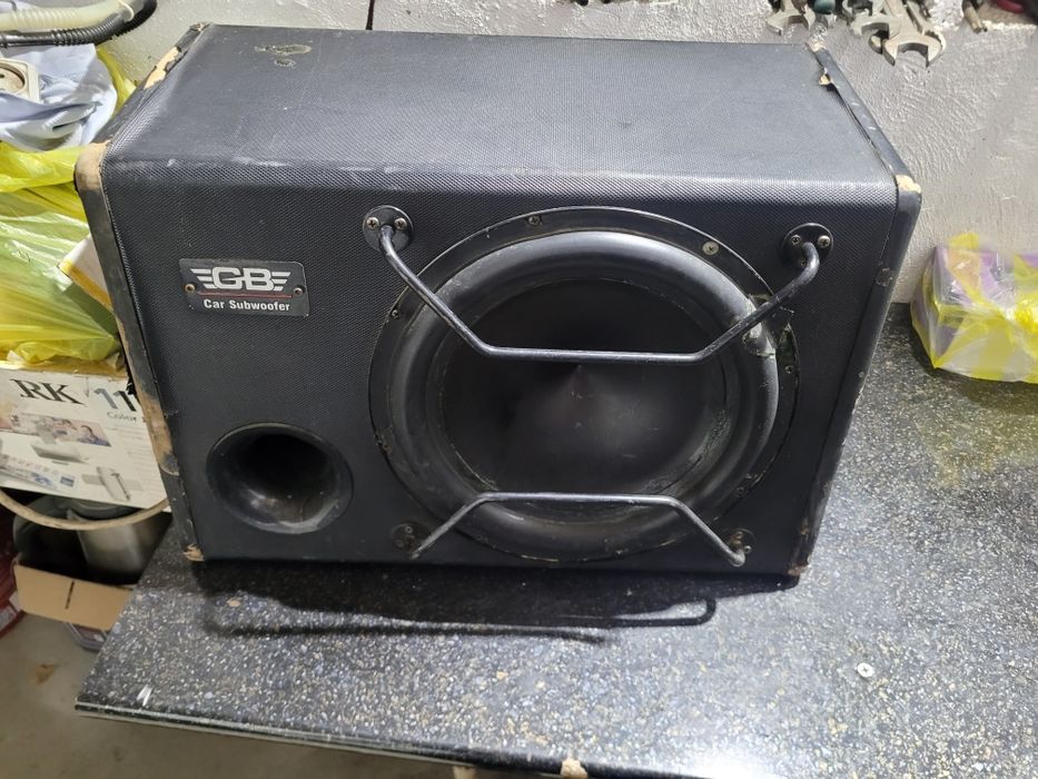 Продам  автосаббуфер