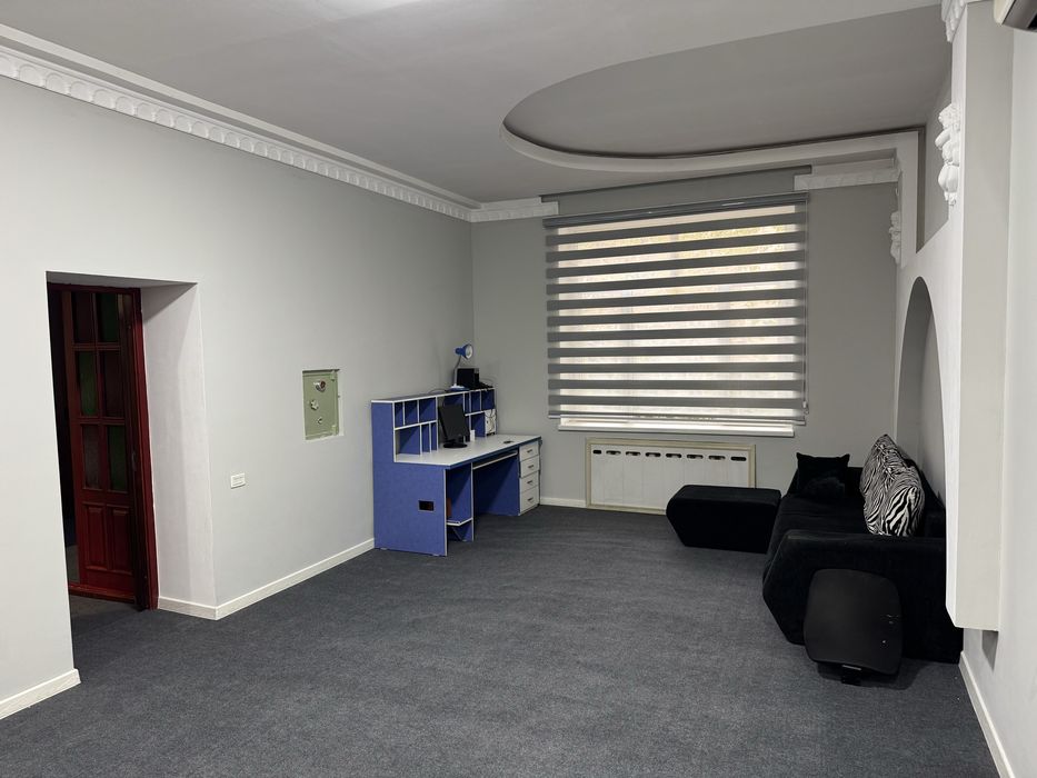 Под Офис сдаю помещение на Новомосковской