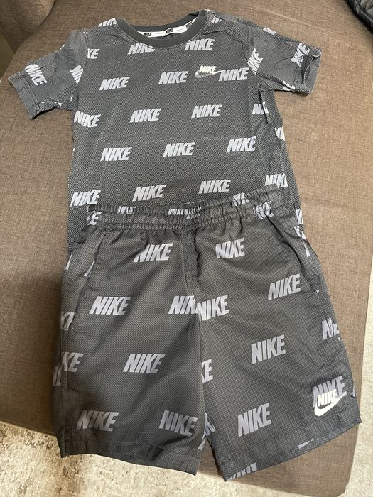 Комплект на Nike