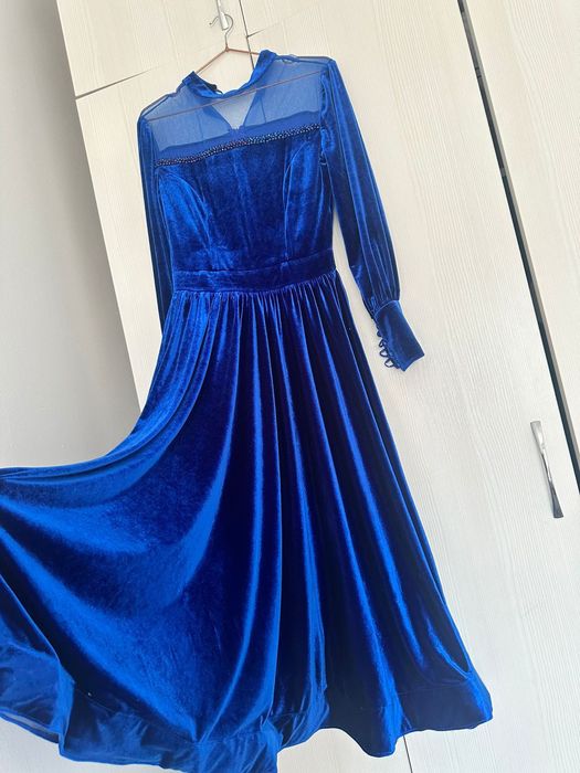 ,киімдер,аяк киімдер сатылады