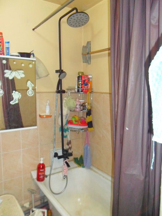 Продам квартиру в хорошем тихом районе