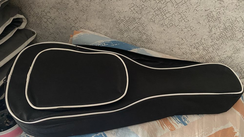 Укулеле с чехлом