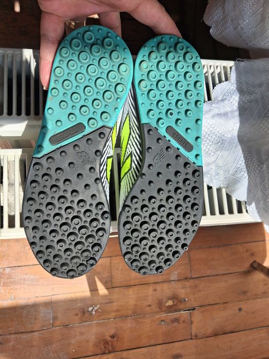 Футболни стоножки New Balance Tekela 37 номер