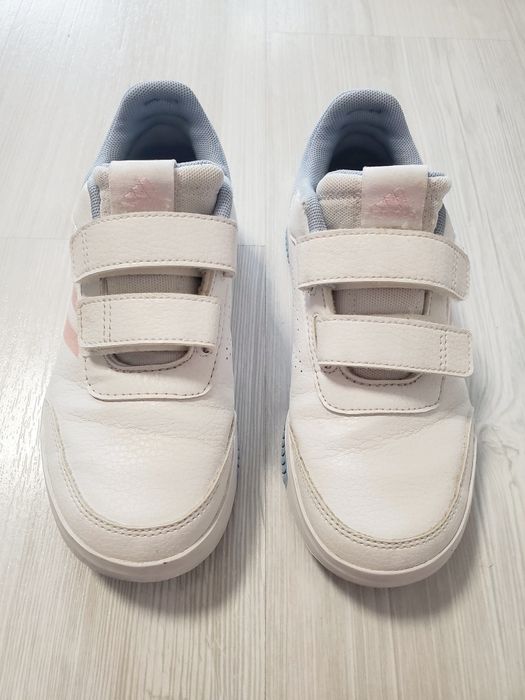 Маратонки адидас