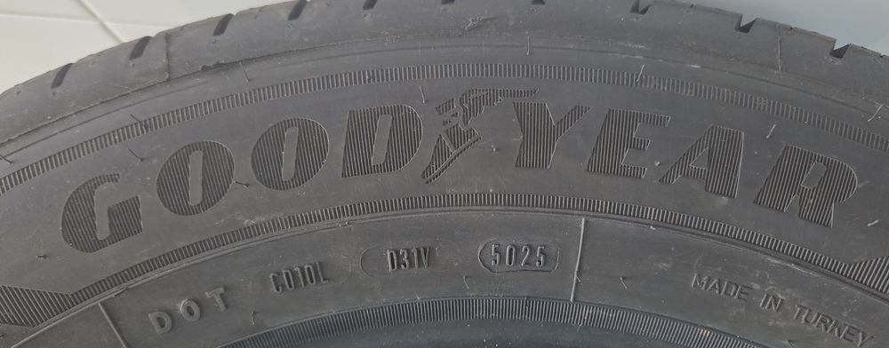 Anvelope Vara 215/65R16C 109 / 107 T NOI  2025 Anvelopa GoodYear VARA 21565R16C  NOI 4 BUCATI 215 65 16C