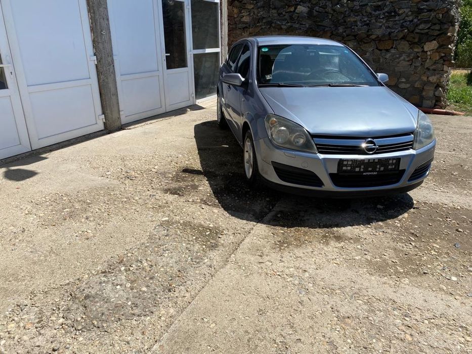 Opel Astra H benzina