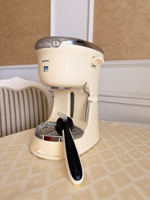 Кафемашина Guzzini Lavazza