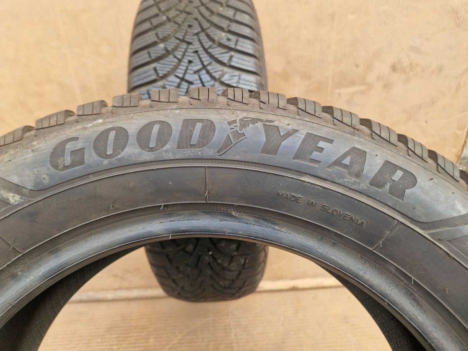 2 Goodyear R16 205/60
Зимни гуми 
DOT3919