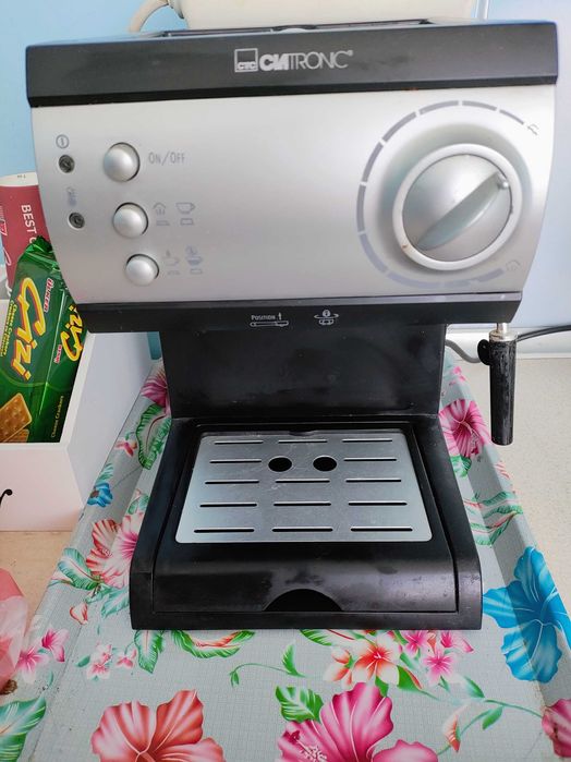 Кафе машина за еспресо,чай,мляко - работи без проблем