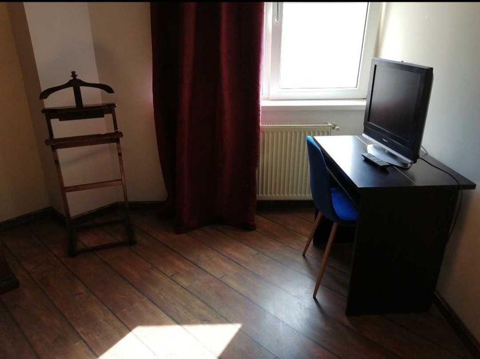 Inchiriez apartament 2 camere, central, Bacau