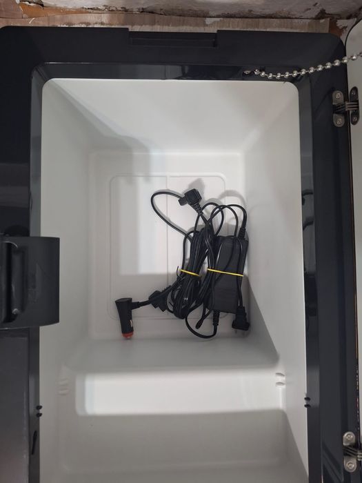 Продам новый авто холодильник