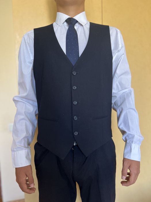 Пиджак, жилетка, рубашка, галстук