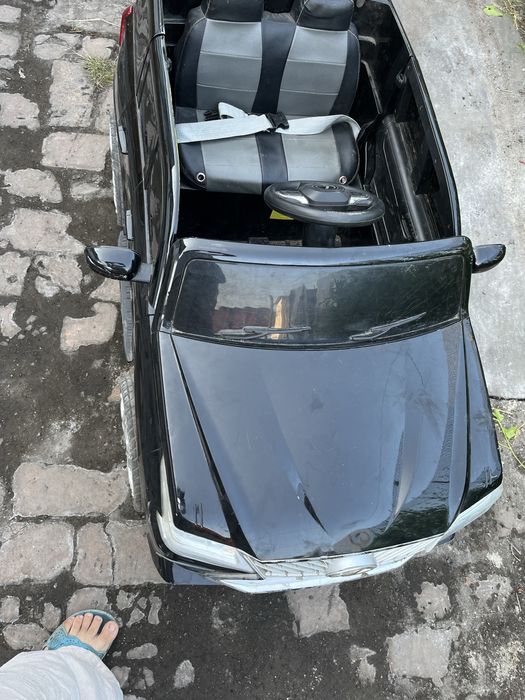 Продам детский электрокар Lexus 570