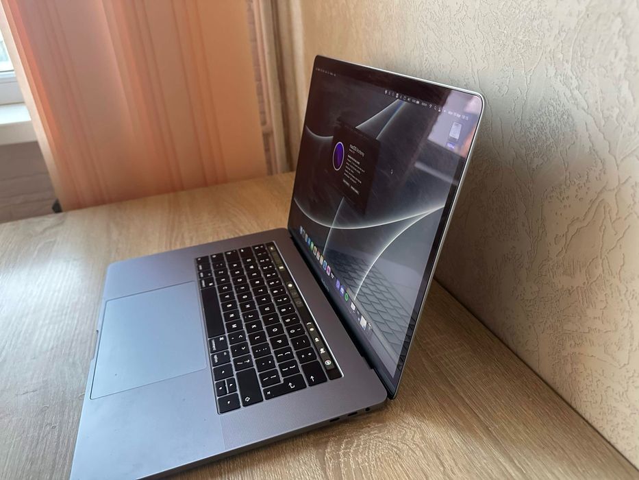 MacBook Pro 15" 2016 i7 2.7GHz 16GB RAM - Перфектно състояние!