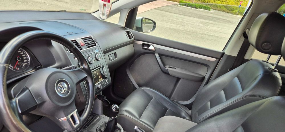 VOLKSWAGEN Touran 2013 — imagine 5