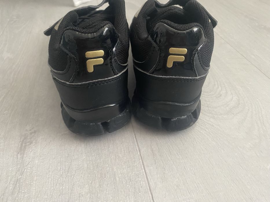 Adidasi Fila , mar 36, impecabili , incaltati doar de vreo 3 ori