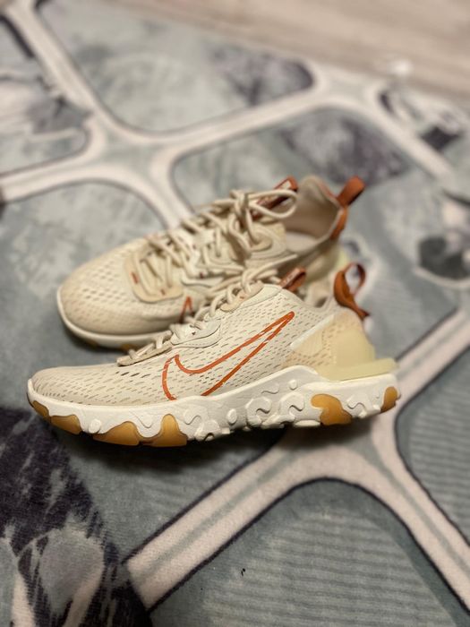 Asisasi Nike W React Vision