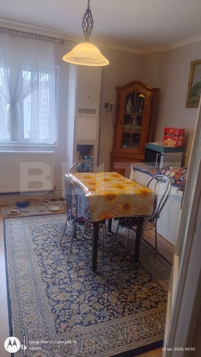 Apartament cu 2 camere, decomandat de vanzare – Zona UM