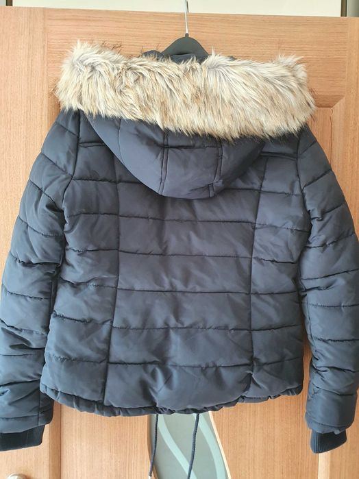 Vand geaca bleumarin noua, mar. L