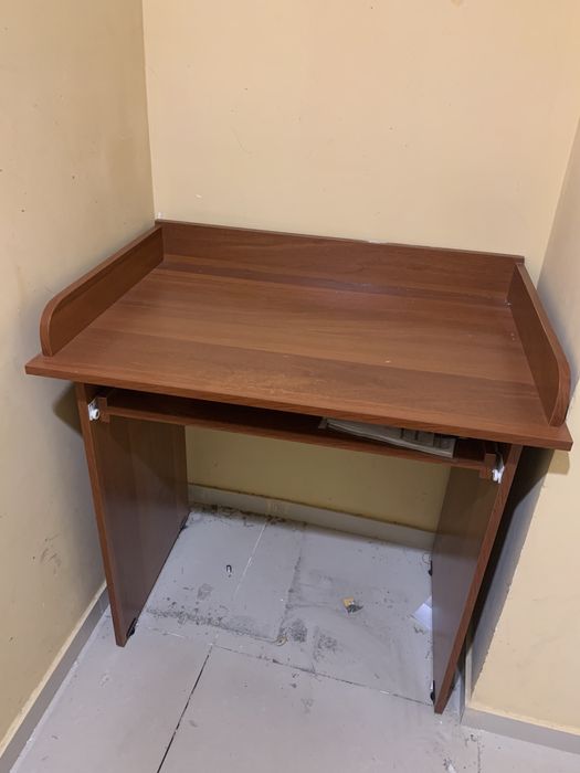 Продам офисные столы, полки для документов