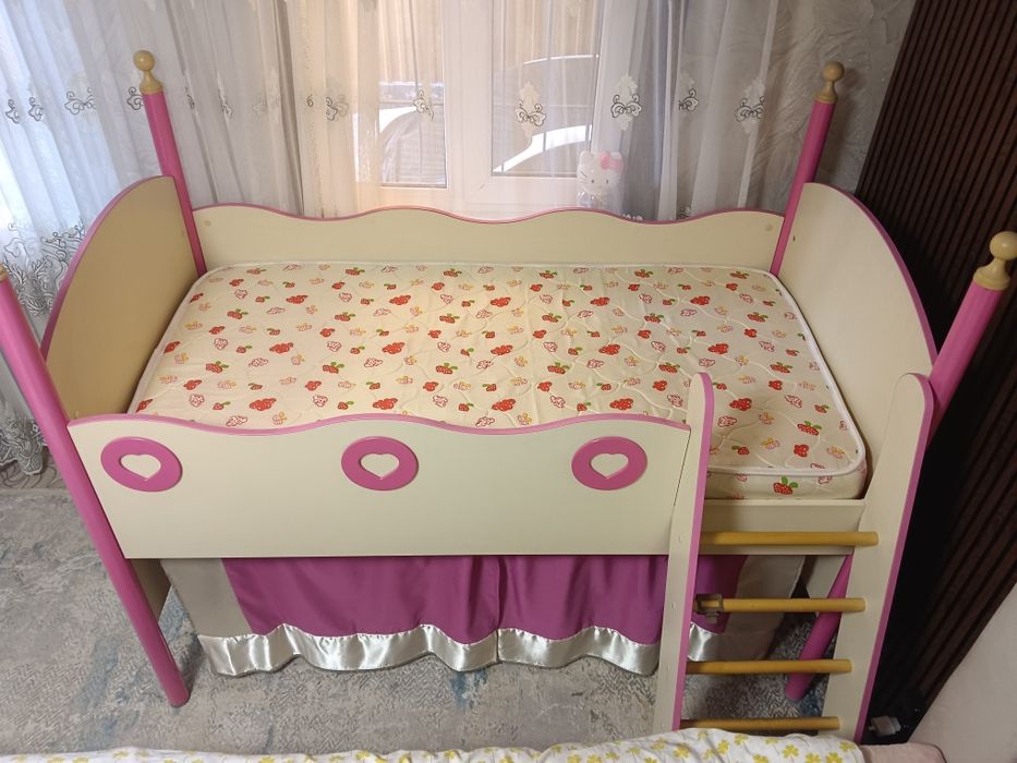 Продам детский кровать принцесса