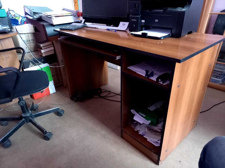 шкафы,столы в офис,магазин