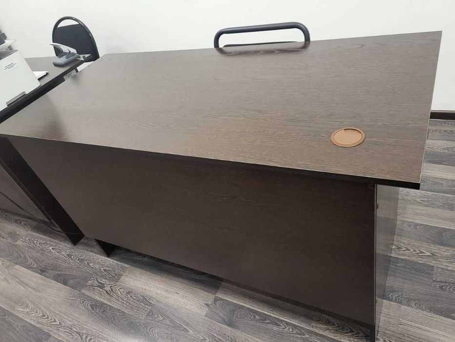 Срочно продается офисная мебель