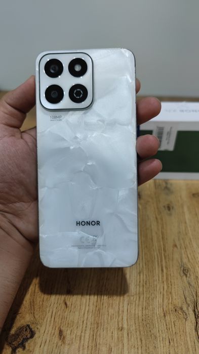 Tez va arzon narxlarda sotiladi telefon HONOR X7c 8/256 Holati yaxshi