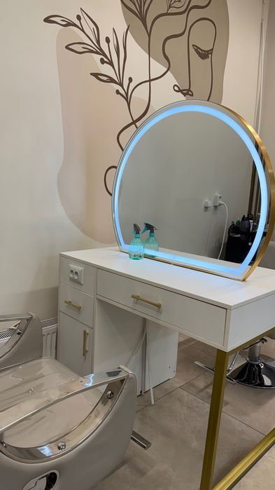 Парикмахерская кресло